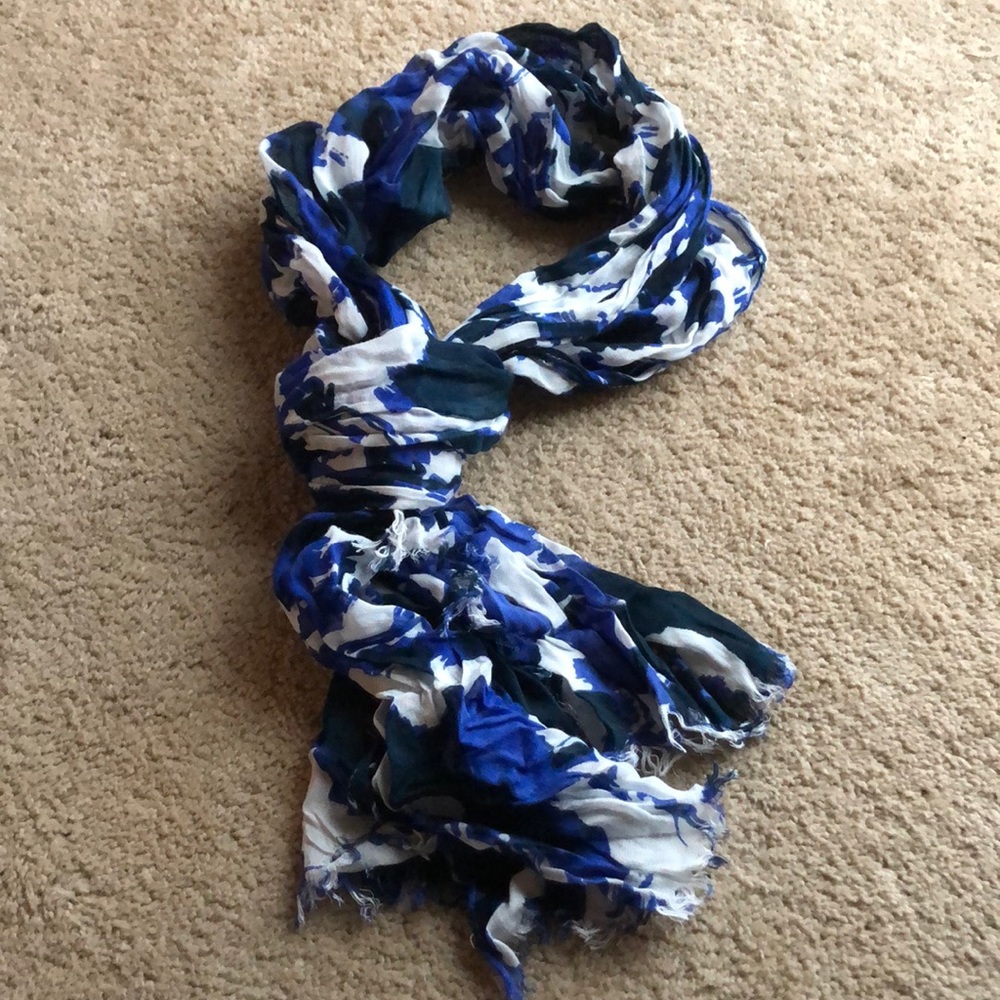 Long patterned scarf!